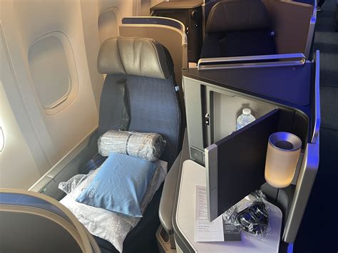 777-300er united polaris|Review: United Airlines B777 Polaris Business Class .